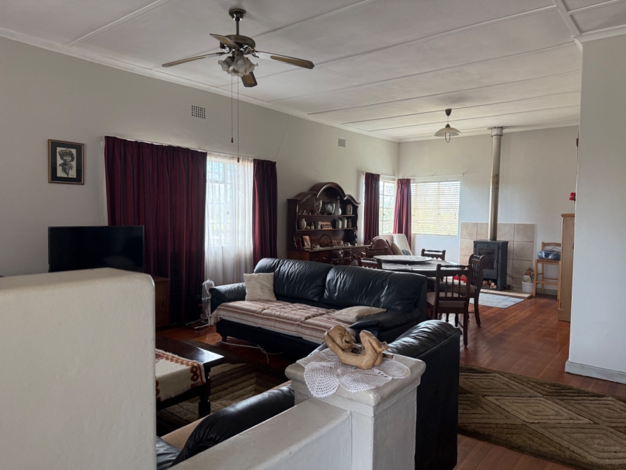 5 Bedroom Property for Sale in Ladismith Western Cape